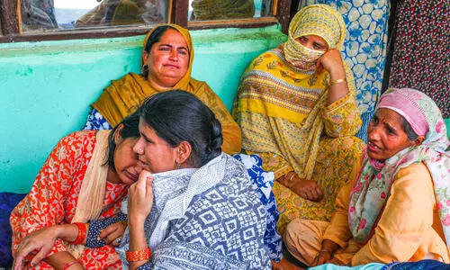 അതിർത്തിയിൽ കടന്നുപോയത് ചോര ചിന്തിയ പകലുകൾ; രണ്ട് വയസ്സുള്ള കുട്ടിയടക്കം ആറുപേർ കൊല്ലപ്പെട്ടു