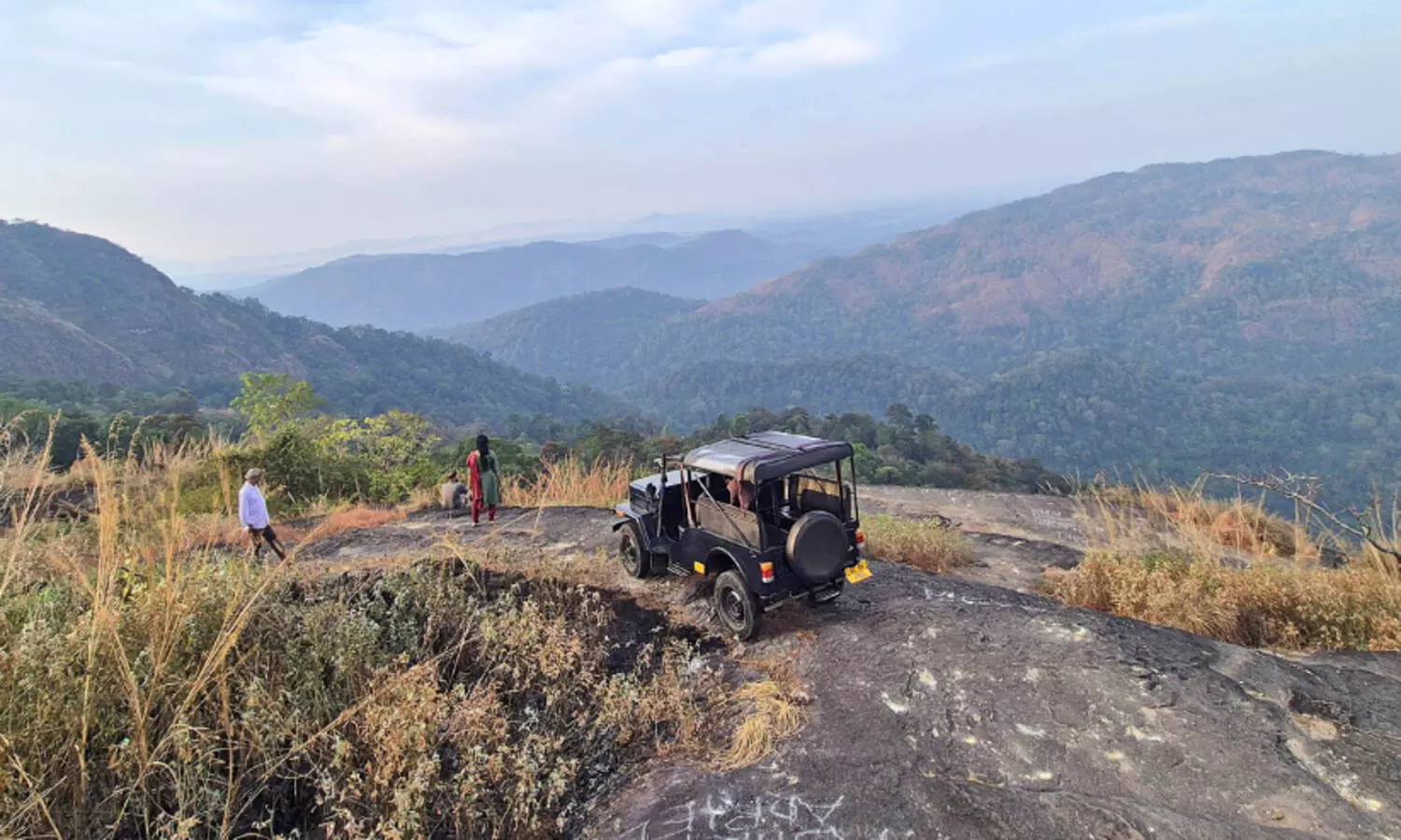 കൊ​ടും കാ​ട്, കൊ​ടും വ​ള​വ്​, കൊടൂ​ര വൈ​ബ്