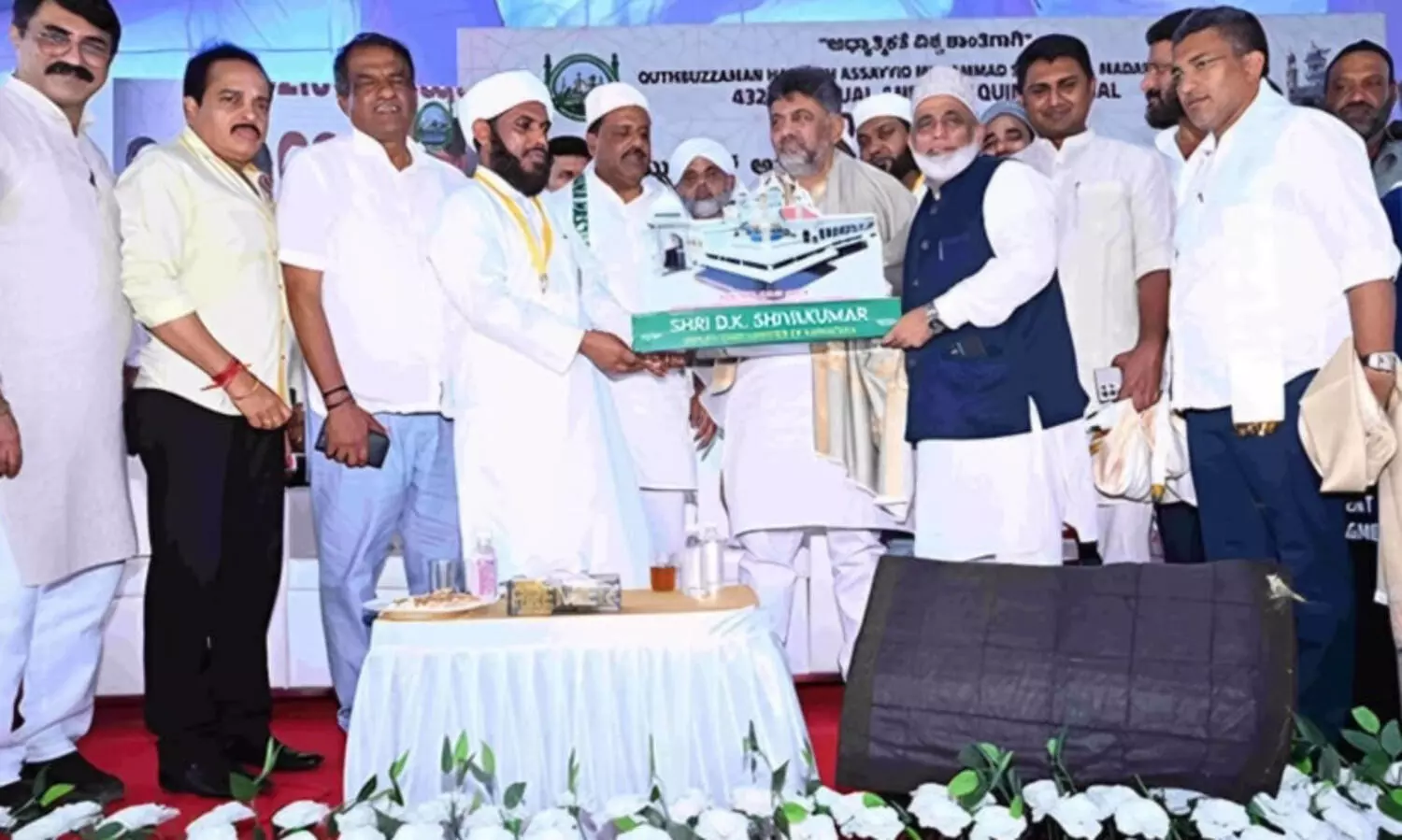 ഉള്ളാൾ ദർഗ ഉറൂസിന് കർണാടക സർക്കാർ മൂന്ന് കോടി അനുവദിച്ചു; ഡി.കെ. ശിവകുമാർ വക 50 ആടുകളും