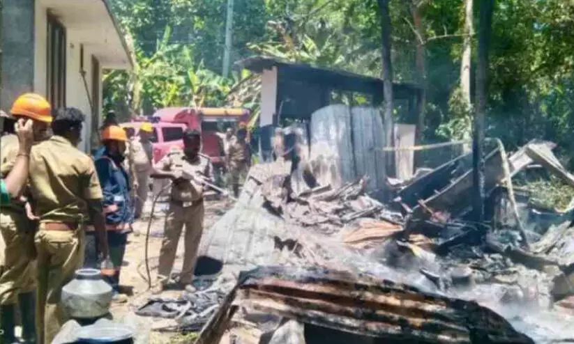 വീ​ട്​ ക​ത്തി ന​ശി​ച്ചു