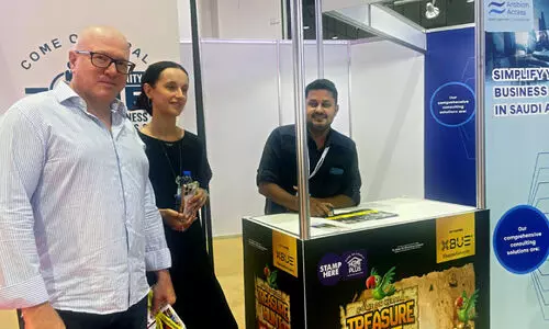 മ​ല​യാ​ണ്മ​യെ ആ​സ്വ​ദി​ച്ച് റ​ഷ്യ​ന്‍ ദ​മ്പ​തി​ക​ള്‍