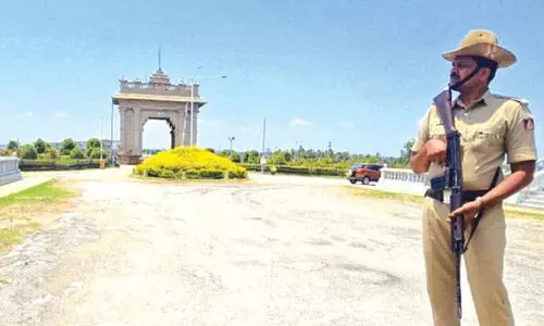 അ​ണ​ക്കെ​ട്ട്, ജ​ല​സം​ഭ​ര​ണി​ക​ളി​ൽ സു​ര​ക്ഷ ശ​ക്ത​മാ​ക്കി; സ​ന്ദ​ർ​ശ​ക​ർ​ക്ക് വി​ല​ക്ക്