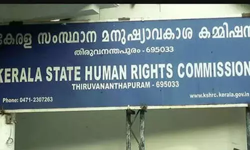 ഹ​യ​ർ സെ​ക്ക​ൻ​ഡ​റി ഒ​ഴി​വു​ക​ൾ റി​പ്പോ​ർ​ട്ട് ചെ​യ്യാ​ത്ത​ത് മ​നു​ഷ്യാ​വ​കാ​ശ ലം​ഘ​ന​മെ​ന്ന് ക​മീ​ഷ​ൻ