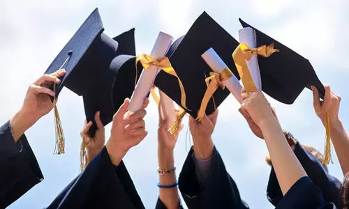 പ​ത്ത് ക​ഴി​ഞ്ഞു; തു​ട​ർ​പ​ഠ​ന​ത്തി​ന്​  ഇ​നി പ​ല​വ​ഴി​ക​ൾ