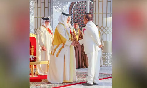 വി​ജ​യ​ഗാ​ഥ  അ​ഥ​വാ ര​വിയു​ഗം