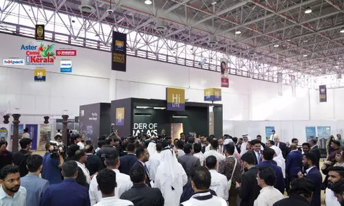 അ​​തി​​രു​​ക​​ളി​​ല്ലാ  ആ​​ഘോ​​ഷം...