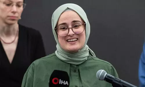 യു.എസ് തടവിലിട്ട ‘ടഫ്സ്’ വിദ്യാർഥിനി മോചിതയായി; നീതിക്കായുള്ള പോരാട്ടം തുടരുമെന്ന് റുമൈസ ഓസ്തുർക്ക് യു.എസ് തടവിലിട്ട ‘ടഫ്സ്’ വിദ്യാർഥിനി മോചിതയായി; നീതിക്കായുള്ള പോരാട്ടം തുടരുമെന്ന് റുമൈസ ഓസ്തുർക്ക്