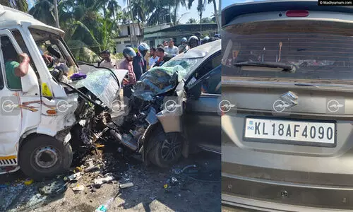 വടകരയിൽ കാറും വാനും കൂട്ടിയിടിച്ച് മൂന്ന് സ്ത്രീകളടക്കം നാലുപേർ മരിച്ചു VIDEO