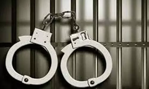 ഇന്ത്യൻ സേനയുടെ രഹസ്യ വിവരങ്ങൾ പാകിസ്താൻ ഹൈകമീഷന് ചോർത്തി നൽകിയ കേസിൽ സ്ത്രീ ഉൾപ്പെടെ രണ്ടു പേർ പിടിയിൽ