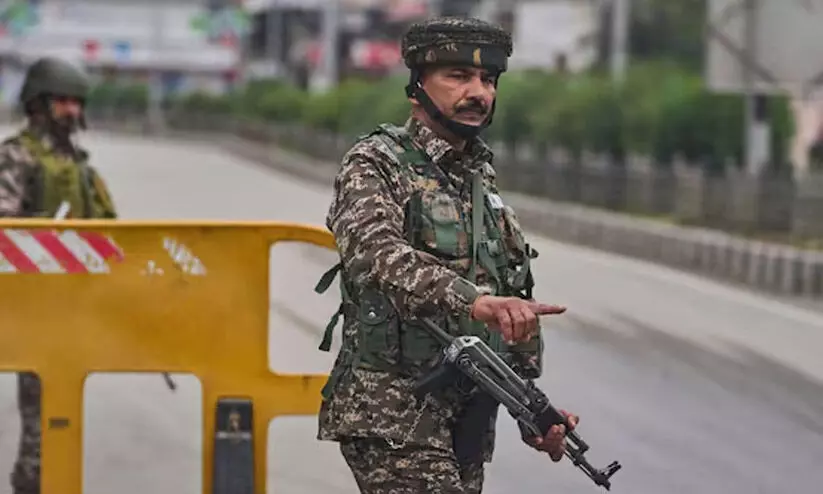 ഇന്ത്യ-പാക് വെടിനിർത്തൽ: സൈനിക ഓപറേഷൻസ് ഡയറക്ടർ ജനറൽമാരുടെ ചർച്ച ഇന്ന്; അതിർത്തി ശാന്തം ഇന്ത്യ-പാക് വെടിനിർത്തൽ: സൈനിക ഓപറേഷൻസ് ഡയറക്ടർ ജനറൽമാരുടെ ചർച്ച ഇന്ന്; അതിർത്തി ശാന്തം