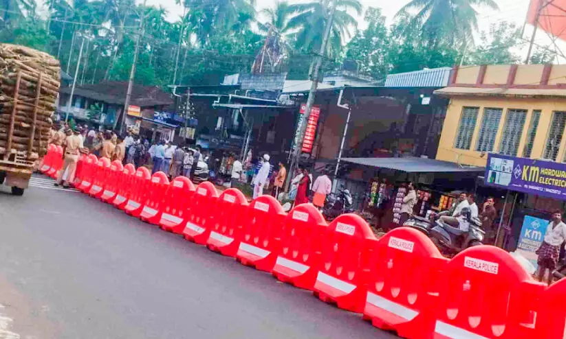 പനയമ്പാടം റോഡ് നവീകരണം; കുറ്റമറ്റതാക്കണമെന്ന് സർവകക്ഷി യോഗം പനയമ്പാടം റോഡ് നവീകരണം; കുറ്റമറ്റതാക്കണമെന്ന് സർവകക്ഷി യോഗം