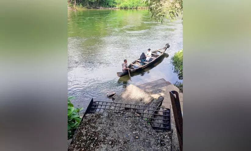 ഒളമറ്റം കമ്പിപ്പാലം പ്രളയത്തിൽ തകർന്നിട്ട്​ ഏഴുവർഷം