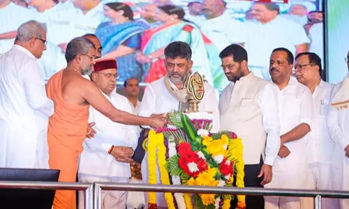 തീ​രജി​ല്ല​ക​ളു​ടെ വി​ക​സ​ന​ത്തി​ന് പ്ര​തി​ജ്ഞാ​ബ​ദ്ധം -ഉ​പ​മു​ഖ്യ​മ​ന്ത്രി