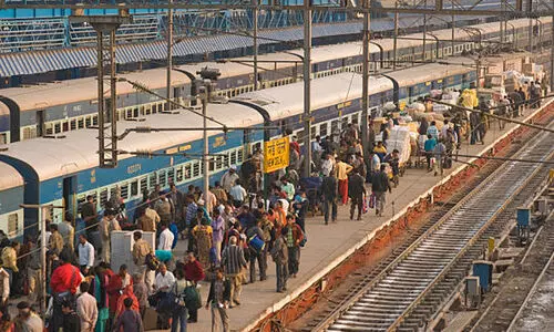 റെയില്‍വേ സ്‌റ്റേഷനുകളില്‍ കർശന പരിശോധന തുടരുന്നു