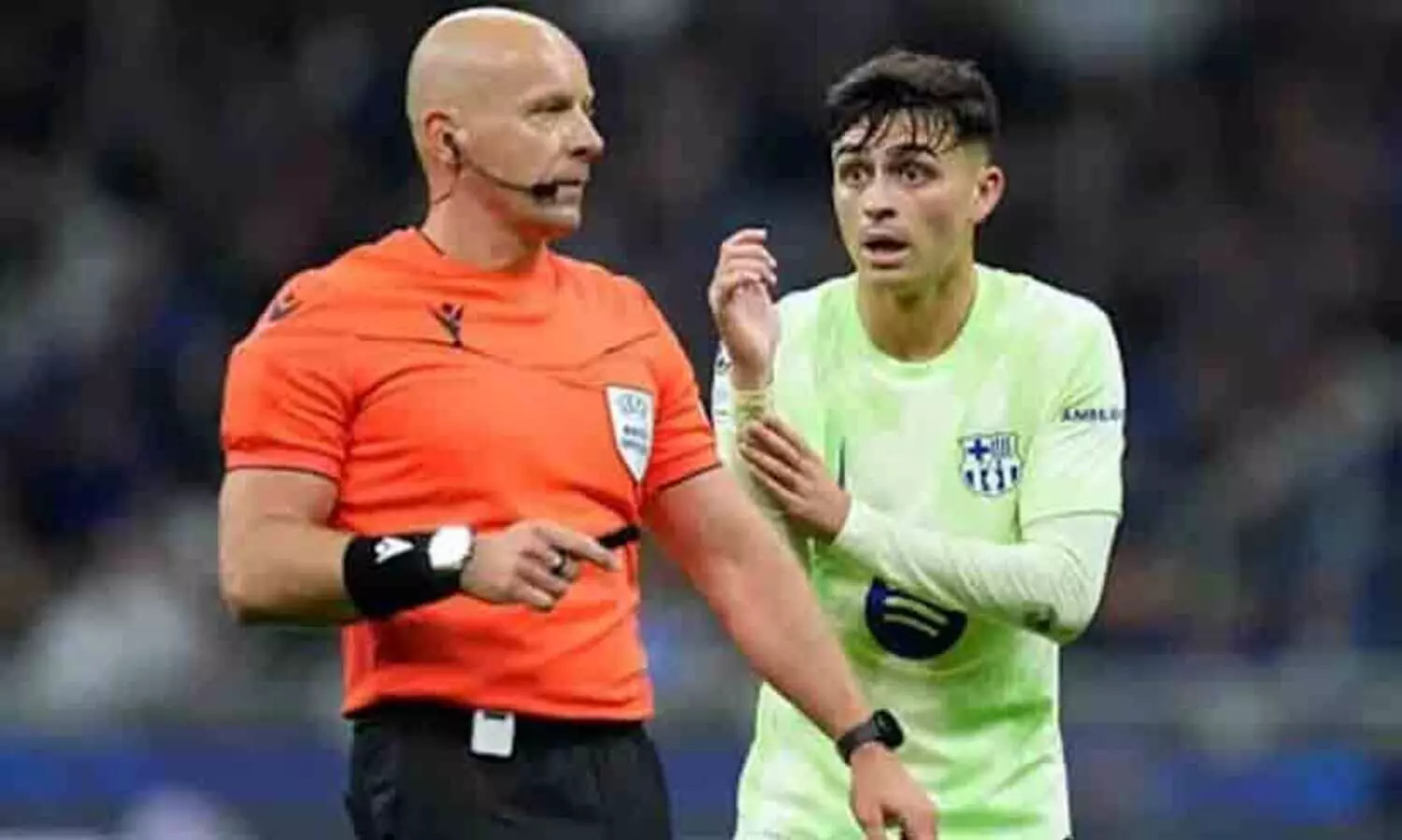 ബാഴ്സ-ഇന്‍റർ മത്സരം നിയന്ത്രിച്ച റെഫറിക്ക് യുവേഫയുടെ ശിക്ഷ! നടപടി ബാഴ്സയുടെ പരാതി മൂലം