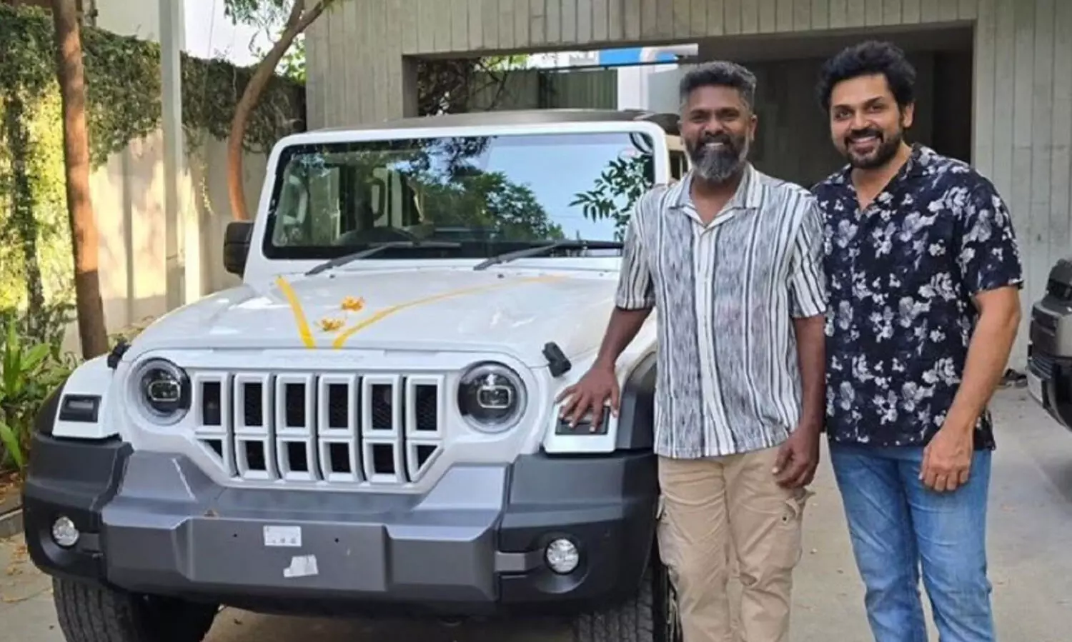 സംവിധായകൻ പ്രേംകുമാറിന്റെ യാത്രക്ക് ഇനി മഹീന്ദ്രയുടെ കരുത്ത്; സ്വപ്ന വാഹനം സമ്മാനിച്ചത് സൂര്യയും കാർത്തിയും