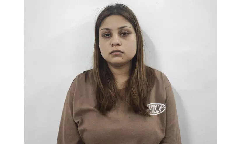 വിദേശത്ത് ജോലി നൽകാമെന്ന് പറഞ്ഞ് 18 ലക്ഷം തട്ടി; യുവതി അറസ്റ്റിൽ വിദേശത്ത് ജോലി നൽകാമെന്ന് പറഞ്ഞ് 18 ലക്ഷം തട്ടി; യുവതി അറസ്റ്റിൽ