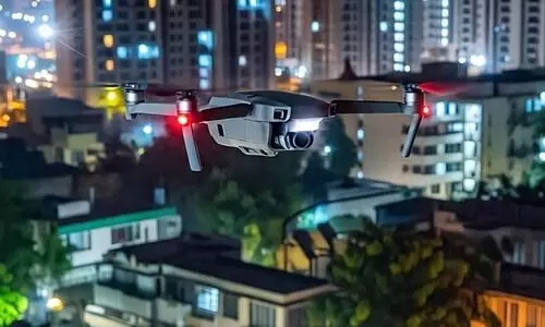 അർധരാത്രി ഡ്രോൺ പറപ്പിച്ച് കളി, പരിഭ്രാന്തരായി ജനം; ഒടുവിൽ സിനിമ കാമറാമാനെതിരെ കേസെടുത്ത് പൊലീസ്