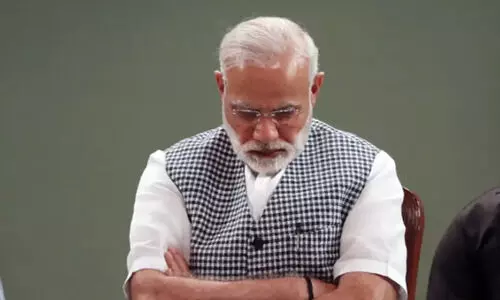 ‘അയാൾ പറഞ്ഞിട്ടാണോ വെടി നിർത്തൽ? പ്രധാനമന്ത്രി എന്തുകൊണ്ടാണ് നിശ്ശബ്ദനാകുന്നത്? അങ്ങയുടെ ധാർമികരോഷം എന്താണ് ഉണരാത്തത്...’