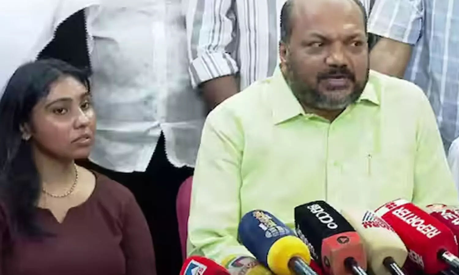 സംഭവിക്കാൻ പാടില്ലാത്തത്, കേരളത്തിൽ കേട്ടുകേൾവിയില്ലാത്തത്; മർദനമേറ്റ അഭിഭാഷകയെ സന്ദർശിച്ച് മന്ത്രി രാജീവ്