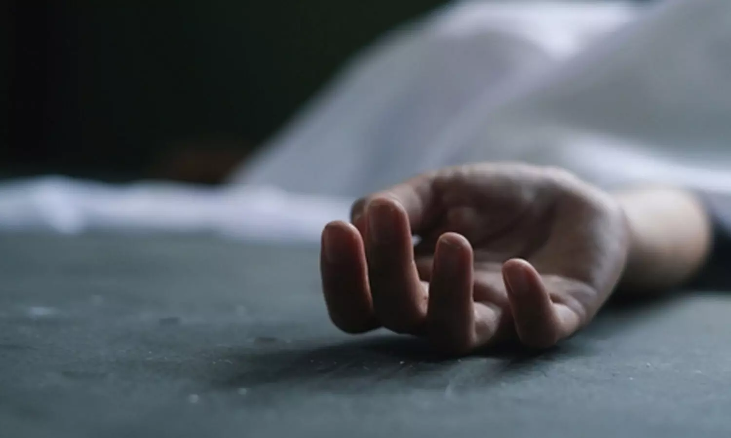 നാല് മക്കൾക്ക് വിഷം നൽകി, മൂന്നുപേരും മരിച്ചു; പിന്നാലെ, ആത്മഹത്യക്ക് ശ്രമിച്ച് യുവതി