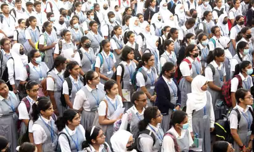 സി.​ബി.​എ​സ്.​ഇ; മി​ന്നും വി​ജ​യ​വു​മാ​യി ഇ​ന്ത്യ​ൻ സ്കൂ​ളു​ക​ൾ