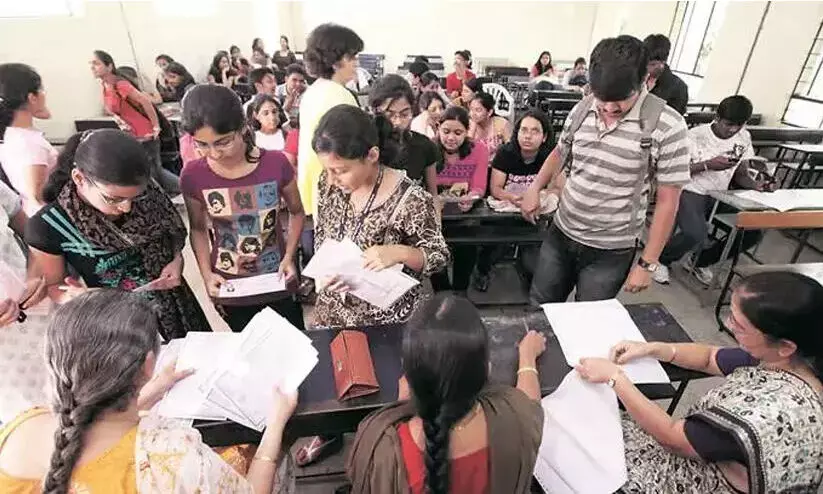 പേടിക്കേണ്ട ജില്ലയിൽ ആവശ്യത്തിന്​ പ്ലസ്​വൺ സീറ്റുണ്ട്