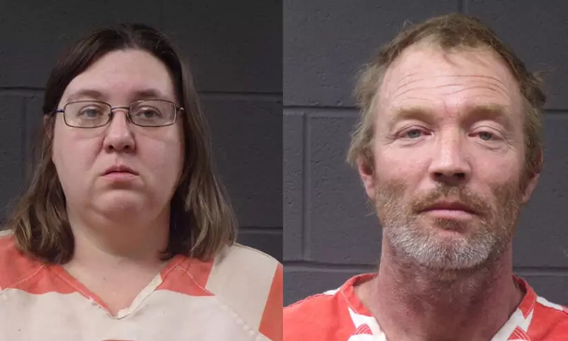 പൊലീസ് പിടിയിലായ ആംബർ വാട്ടർമാനും ഭർത്താവും