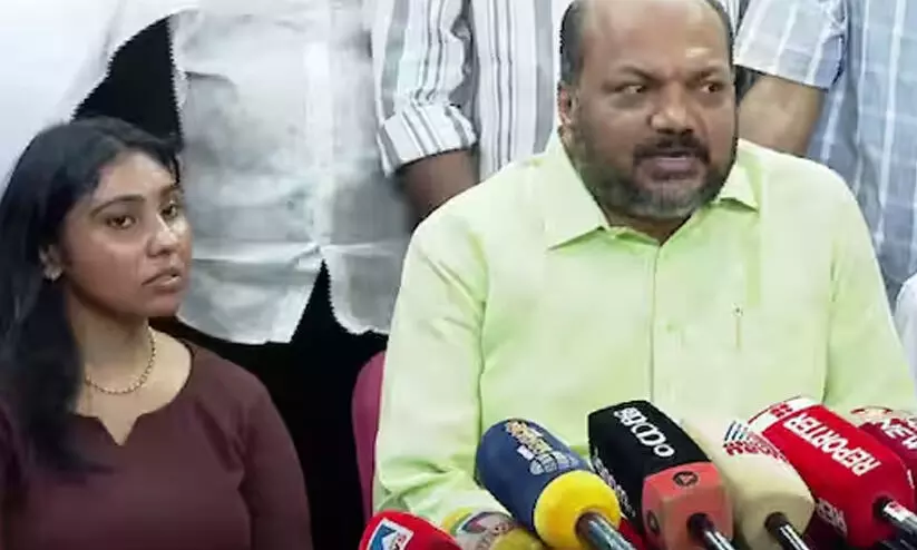 സംഭവിക്കാൻ പാടില്ലാത്തത്, കേരളത്തിൽ കേട്ടുകേൾവിയില്ലാത്തത്; മർദനമേറ്റ അഭിഭാഷകയെ സന്ദർശിച്ച് മന്ത്രി രാജീവ്