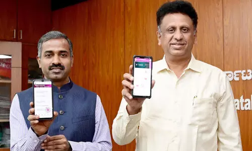 വി​ദ്യാ​ർ​ഥി സേ​വ​നം ഇ​നി വി​ര​ൽ​ത്തു​മ്പി​ൽ