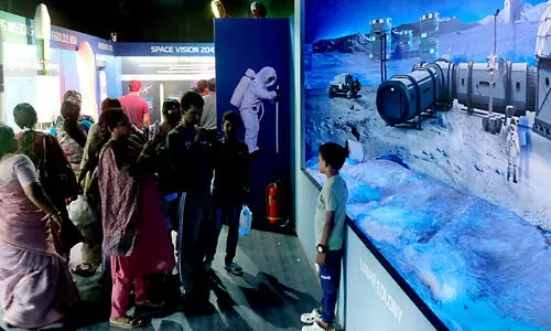 ലഹരിയെ ‘ഇടിച്ചകറ്റി’ പൊലീസ്​; വൈവിധ്യങ്ങളുടെ കലവറയൊരുക്കി പൂരം പ്രദർശനം