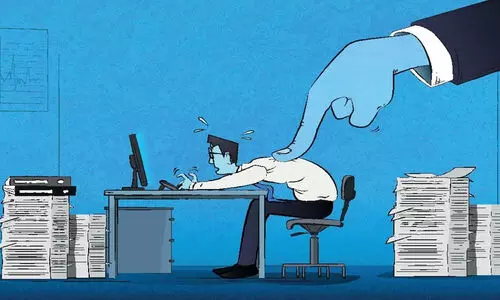 16 മണിക്കൂർ ജോലി, ഉറങ്ങുന്നത് രാവിലെ 2 മണിക്ക്, ശരീര ഭാരം 24കിലോ വരെ കൂടി; ടോക്സിക് കോർപ്പറേറ്റ് ജോലി സാഹചര്യത്തെക്കുറിച്ച് തുറന്നു പറഞ്ഞ് ബംഗളൂരുവിൽ നിന്നൊരു യുവാവ്