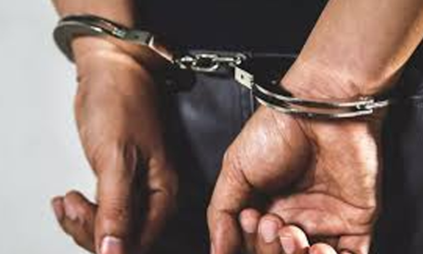 ഏറ്റുമാനൂരില്‍ ഡോക്ടറുടെ വീടിന് നേരെ ആക്രമണം