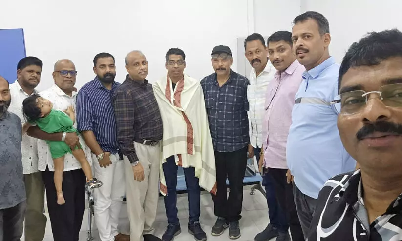 അ​ഷ​്റ​ഫ് അ​മ്പ​ല​ക്ക​ട​വി​ന് സ്വീ​ക​ര​ണം