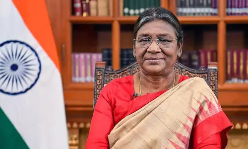 ബില്ലുകളിൽ സുപ്രീംകോടതിക്ക് സമയപരിധി നിശ്ചയിക്കാനാകുമോ ?; ചോദ്യങ്ങളുമായി രാഷ്ട്രപതി ബില്ലുകളിൽ സുപ്രീംകോടതിക്ക് സമയപരിധി നിശ്ചയിക്കാനാകുമോ ?; ചോദ്യങ്ങളുമായി രാഷ്ട്രപതി