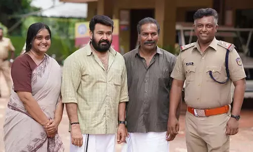 നിങ്ങളുടെ ഒക്കെ അച്ഛന്മാരുടെ കൂടെ ഞാൻ അഭിനയിച്ചിട്ടുണ്ട്, ഇപ്പോൾ മക്കളുടെ കൂടെയും; മോഹൻലാലിനൊപ്പമുള്ള ചിത്രം പങ്കുവെച്ച് റാണി ശരൺ