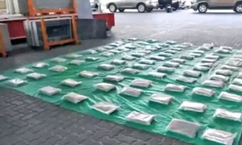 ക​പ്പ​ലി​ൽ ല​ഹ​രി ക​ട​ത്താ​ൻ ശ്ര​മം: ര​ണ്ടു പേ​ർ പി​ടി​യി​ൽ