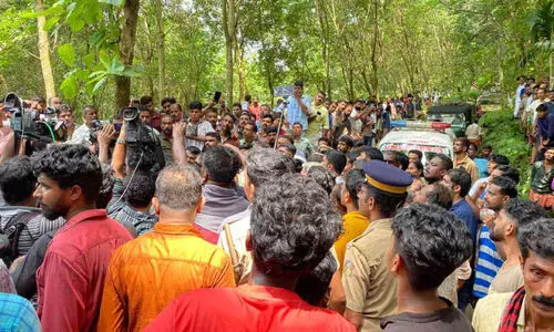 കരളുലക്കുന്ന കാഴ്ചയിൽ വിറങ്ങലിച്ച് സമദ്