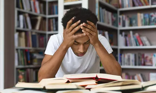 വേ​ന​ല​വ​ധി​ക്കാ​ല​ത്ത് ബി​രു​ദ പ്രാ​യോ​ഗി​ക പ​രീ​ക്ഷ; എ​തി​ർ​പ്പുമായി അ​ധ്യാ​പ​ക​രും വി​ദ്യാ​ർ​ഥി​ക​ളും