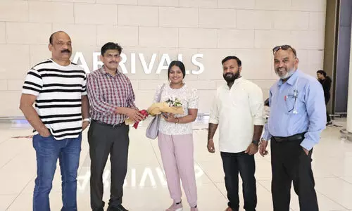 പ്ര​ശ​സ്ത വ​യ​ലി​നി​സ്റ്റ് അ​പ​ർ​ണ ബാ​ബു എ​ത്തി, ഹോ​പ്പി​ന്റെ പ​ത്താം വാ​ർ​ഷി​കാ​ഘോ​ഷം ഇ​ന്ന്