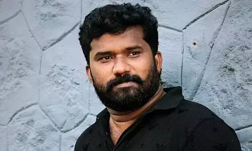 വീട്ടിനുള്ളിൽ രക്തത്തിൽ കുളിച്ചനിലയിൽ യുവാവിന്‍റെ മൃതദേഹം; ബന്ധു കസ്റ്റഡിയിൽ