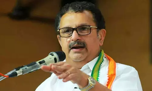 വീര്യം കൂടിയ വിദേശ മദ്യം വിൽക്കാൻ ഒരു ദൂര പരിധിയും ഇല്ല, കള്ളിന് 400 മീറ്റർ ഇത് എന്തൊരു വിരോധാഭാസം- കെ.  മുരളീധരൻ