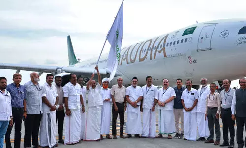 കൊച്ചിയിൽനിന്ന്​ ആദ്യ ഹജ്ജ്​ വിമാനം പുറപ്പെട്ടു