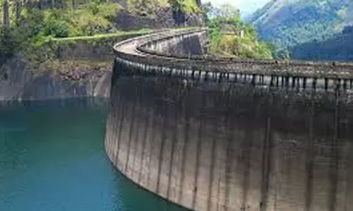 ഇടുക്കി അണക്കെട്ടിലെ ജലനിരപ്പ് മുന്നിലൊന്നായി കുറഞ്ഞു