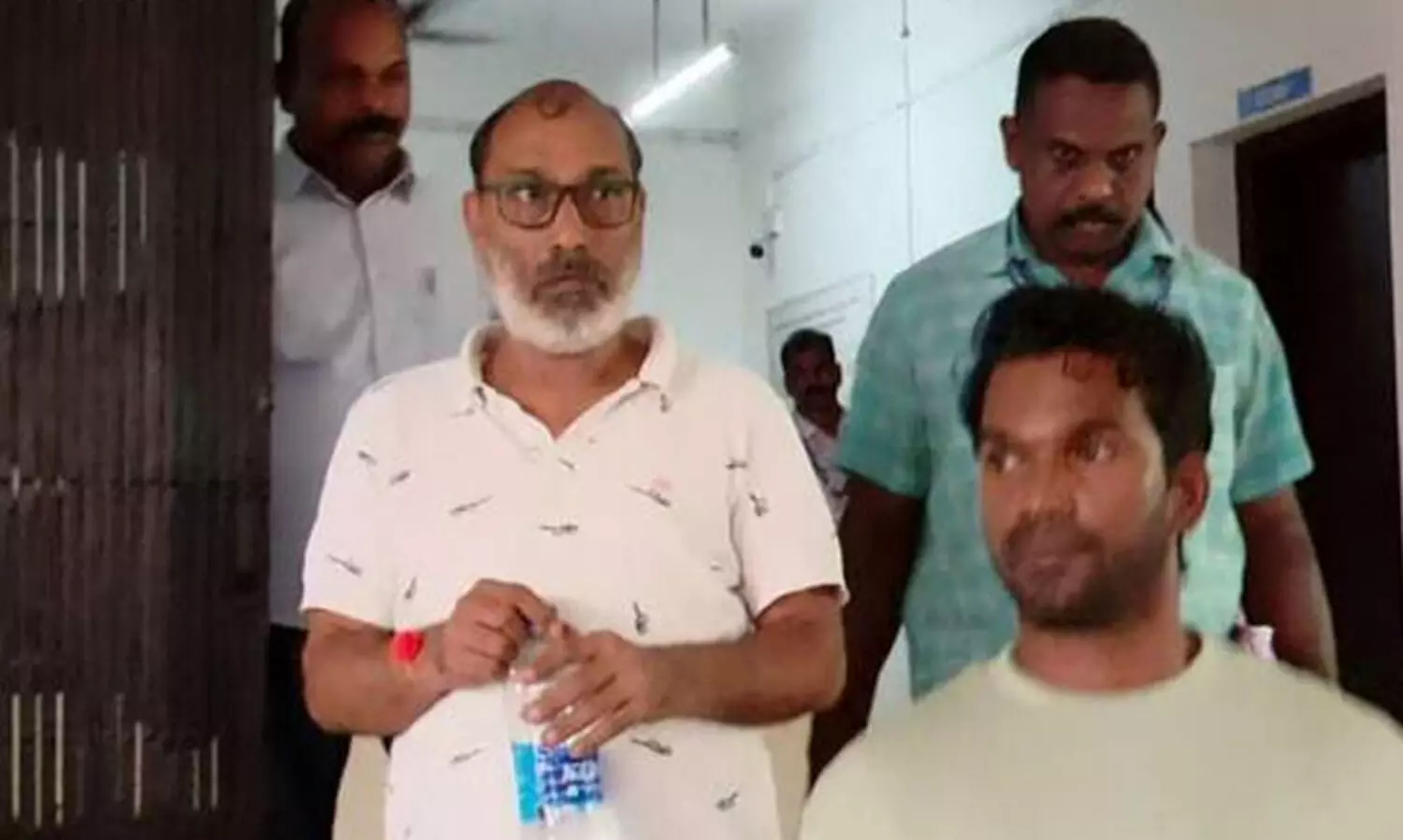 കേസൊതുക്കാൻ വ്യവസായിയിൽ നിന്ന് പണംതട്ടാൻ ശ്രമിച്ച സംഭവം; ഇ.ഡി ഉദ്യോഗസ്ഥൻ ഒന്നാം പ്രതി