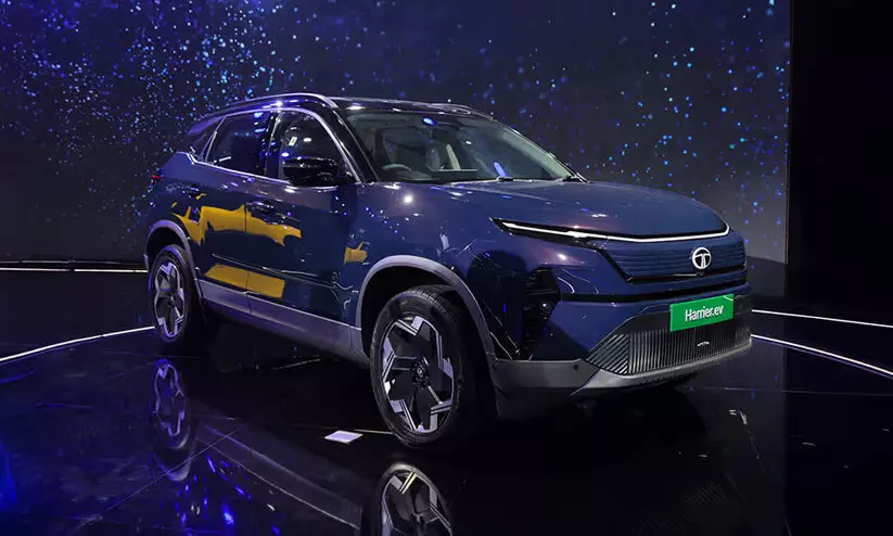 ഹ്യൂണ്ടായ് ക്രെറ്റക്ക് ഒത്ത എതിരാളി, അതും ഇന്ത്യൻ നിർമിതം; ടാറ്റയുടെ ഏറ്റവും പുതിയ ഹാരിയർ ഇ.വി ജൂൺ 3ന് പുറത്തിറങ്ങും ഹ്യൂണ്ടായ് ക്രെറ്റക്ക് ഒത്ത എതിരാളി, അതും ഇന്ത്യൻ നിർമിതം; ടാറ്റയുടെ ഏറ്റവും പുതിയ ഹാരിയർ ഇ.വി ജൂൺ 3ന് പുറത്തിറങ്ങും