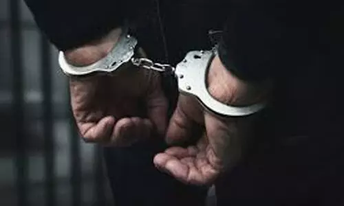 ക​ഞ്ചാ​വു​മാ​യി ര​ണ്ടു​പേ​ർ പി​ടി​യി​ൽ