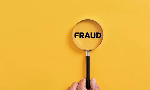 വി​സ വാ​ഗ്ദാ​നം​ ചെ​യ്ത് ഏ​ഴേ മു​ക്കാ​ൽ ല​ക്ഷം രൂ​പ ത​ട്ടിയ യുവാവിനെതിരെ കേസ്