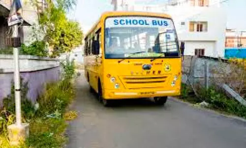 സ്കൂള്‍ ബസും ഡ്രൈവറും ഫിറ്റാണോ‍?; പ​രി​ശോ​ധ​ന​യു​മാ​യി മോ​ട്ടോ​ര്‍ വാ​ഹ​ന വ​കു​പ്പ്