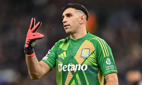 എമി ആസ്റ്റൺവില്ല വിടുമോ? വമ്പൻ ഓഫറുകളുമായി സൗദി, യൂറോപ്യൻ ക്ലബുകൾ